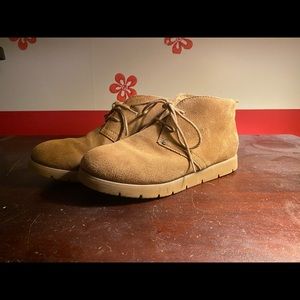 Women’s Bearpaw Suede boots